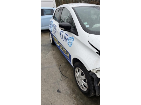 Vehicule-RENAULT-ZOE%201-2016-e47a002379250ed6c25fc5b7cc8da924391a1fa482822d864cb1d88c5426b8d1_m.jpg