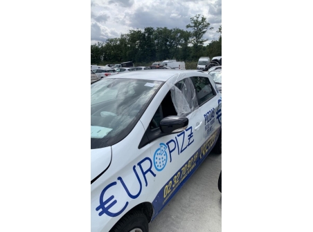Vehicule-RENAULT-ZOE%201-2016-ab20086374571317951322b6e1cab284d4b3a149640c1f69fa3afec53737b83d_m.jpg