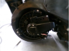 113667403-285a1a2a-7e56-4cd2-a36f-bfd1a7c73506-Piece-TOYOTA-fcfb7214b49a7a61b527ce027bb32ca9c66f60adffa5d62efeacb477d832b5e7_m.JPG 2