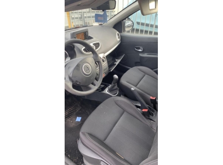 Vehicule-RENAULT-CLIO%203%20PHASE%202-2011-81a79948c3dd408424eedd8f2c380c6c84fa69dbb2dc345ba140e0b41f49cc7a_m.jpg