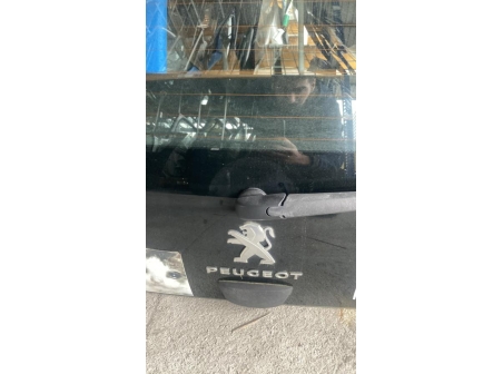 113515105-070514fe-fbe2-4856-9125-3c8561fab5e2-Hayon-arriere-PEUGEOT-108-1b604906ac48c1d36459ae697c35f9fe7dbd620ce6b737978b1145d2086548ea_m.jpg