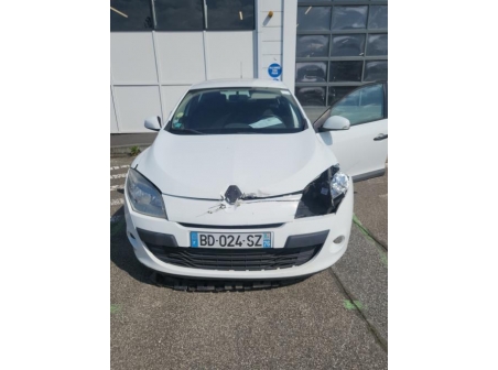 Vehicule-RENAULT-MEGANE%203%20PHASE%201-2010-545372b0e0d3a9d2db21740691747fd4ce8a8bc7aea5683b2b9ef49cd30c82ee_m.jpg