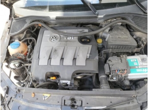 Vehicule-VOLKSWAGEN-POLO%205%20PHASE%201-2012-0a0b0f42dae416d719716ca6fbed3e268ed6670aaee9cefd5422a76ca28f4131_m.jpg 2