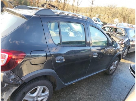 Vehicule-DACIA-SANDERO%202%20PHASE%201-2013-48e7435388845b8ee04591bfea60c292f0fbca4a1ff481b7eb3d4272730f58f6_m.jpg