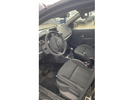 Vehicule-RENAULT-CLIO%203%20PHASE%202-2011-aa7d794203f13bea02bc0f9c2fc765b6ff45dde58b3c673a9dcd9193bf98bdea_m.jpg