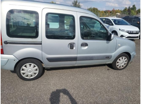 Vehicule-RENAULT-KANGOO%201%20PHASE%202-2005-63b0f7b0ff6b568cd48da513131f18d7ceb3207e4ae805e7580903003b44c37a_m.jpg