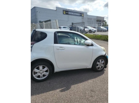 Vehicule-TOYOTA-IQ-2009-04acc33386ab72a817c190bc50dc5f3c8d8454516a8f89c81c885db5975303a2_m.jpg