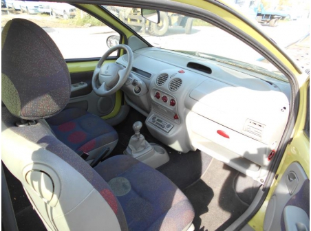 Vehicule-RENAULT-TWINGO-2000-1-1-2001-b73f568724a5a46015dc5e0ea8039cec2f926565a36765ce2d5045383f1b846a.JPG