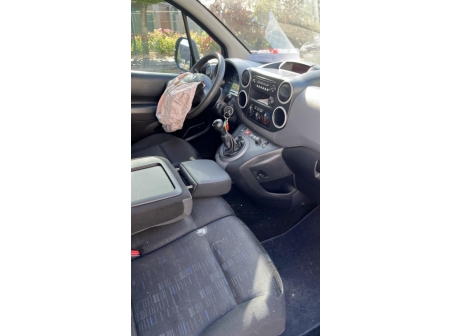 Vehicule-CITROEN-BERLINGO%202%20PHASE%201-2011-6c23e7483dc98339d3e666e497b37fb0eeec00fc250b6c9bfadac95f0eb6f5f2_m.jpg