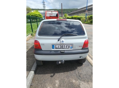 Vehicule-RENAULT-TWINGO%201%20PHASE%203-2005-39100a34015a8f3cb9eefd1f0a337832aa28610d33db16a1ca9e96d7cffe0ee4_m.jpg