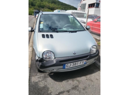 Vehicule-RENAULT-TWINGO%201%20PHASE%203-2005-e5752611e8fe1f3d4e38a8f495472f498ed9970f58f7186860fa0c882172a8be_m.jpg