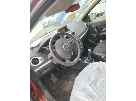 Vehicule-RENAULT-CLIO%203%20PHASE%202-2010-0fb7ecb600133f0e91685be109db1852fae432e888ea02b9331114d4ae22636a_m.jpg