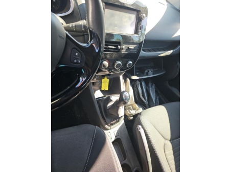 Vehicule-RENAULT-CLIO%204%20PHASE%201-2015-efb0052e71d5611ed66f2f15d547fc099928dff5da7c9ed796ac1283773f4541_m.jpg
