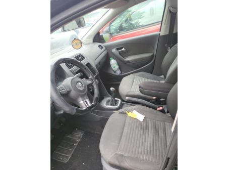 Vehicule-VOLKSWAGEN-POLO%205%20PHASE%201-2011-27f9e20dc2ea057776c5b8ca0f74c38a87d05444ef399984d017684c74c33f15_m.jpg