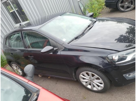 Vehicule-VOLKSWAGEN-POLO%205%20PHASE%201-2011-b612cb941213db279fb751b947ab3a82971a5a4e65eb509e678aa573d13739f7_m.jpg