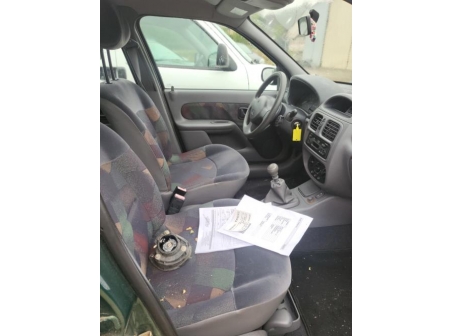 Vehicule-RENAULT-CLIO%202%20PHASE%201-2000-547ad3389e67b83ff1b579d5231d72e2b044246b68f0b8e549014c0cce7ccc2c_m.jpg