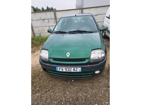 Vehicule-RENAULT-CLIO%202%20PHASE%201-2000-40cb31e742ce194da2f7300db48cb7d5b8f323bc80d484fc290768eb20bdcdef_m.jpg
