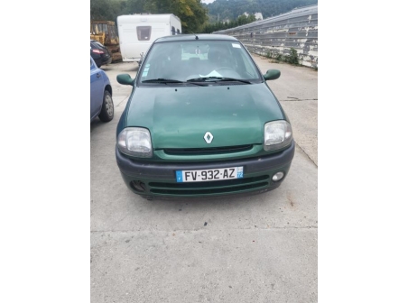 Vehicule-RENAULT-CLIO%202%20PHASE%201-2000-f13c81102038e29037e64564af09f35e3cad4eba8842163e6583fc5f2c0a545e_m.jpg