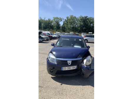 Vehicule-DACIA-SANDERO%201-2009-b91e0522022980d8a9e186af248afac9a36b2beae36c9d9cbdb147f7a8bd9078_m.jpg