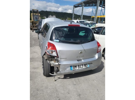 Vehicule-RENAULT-CLIO%203%20PHASE%202-2011-ab73e1dd04712a1609ef216bde9cd1762e37c6daad840b89e1308e8a3e3976c9_m.jpg