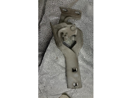 109911116-04cfb9e8-4051-42ad-855a-7cd9a1d6fa31-Piece-Charniere-de-capot-7912A5-PEUGEOT-BOXER-3-PHASE-1-0ca2ce480fb979af7df69dc94054605f25d528f7857c51abb5ad271dda268467_m.jpg