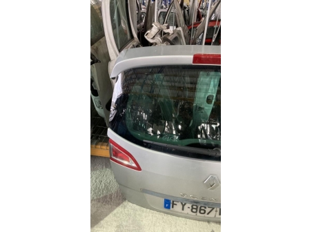 114596420-f741e0b6-dd52-441f-ad53-1cf08d80106b-Hayon-arriere-RENAULT-SCENIC-3-PHASE-2-f4207253ca4569edfbd9955b68f7139ef5a8a69b817f013b595b06e4c7ebe218_m.jpg