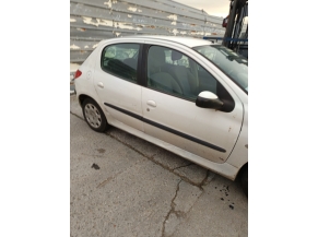 Vehicule-PEUGEOT-206%20PHASE%202-2004-4da1051bd6f204b17fdcd0f772fd2551dccbdf5cb5d4b49fb1b8d8bb8ec59afb_o.jpg 2