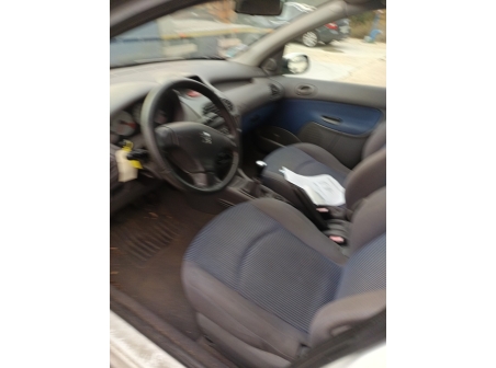 Vehicule-PEUGEOT-206%20PHASE%202-2004-855c116c2b7bb39797b8ab1318ef4e2ea5d76eb1d5f3d597ab47ea63119b08ad_o.jpg