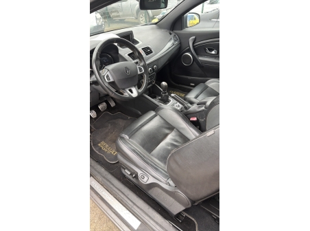 Vehicule-RENAULT-MEGANE%203%20PHASE%201%20COUPE-2010-f78abcf62714c141e410ab6775cec28dbf6694858d74863403a9d0eca21dac8e_o.jpg