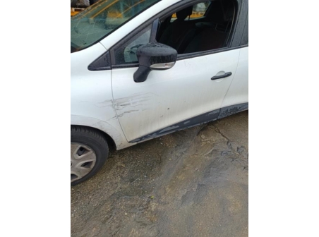 Vehicule-RENAULT-CLIO%204%20PHASE%201-2016-e653adc8414fda18dcbe2f95c59c6316dd3445eced2f33b0ce7a3934370dd600_m.jpg