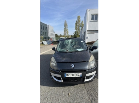 Vehicule-RENAULT-SCENIC%203%20PHASE%201-2011-7cfd763fb6bdf617eef750453e53fe0b31c9aefc230514c29e3d662dd4252320_m.jpg