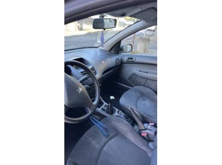 Vehicule-PEUGEOT-206+-2011-2b389600c5ce838f39d98c156cddc06129d24288b4715fe3696bf9a0f4c1760a_m.jpg