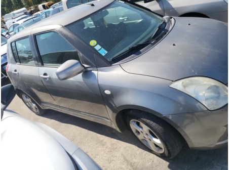 Vehicule-SUZUKI-SWIFT%203-2005-e5fff26a8e4d93465812379e56bd7337223226747eb93db83f061c87abbc7316_m.jpg
