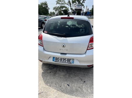 Vehicule-RENAULT-CLIO%203%20PHASE%202-2011-b235ac665970c076f444f00e6d10789b90f5ad504255e441acd5ac5617ce7c97_m.jpg