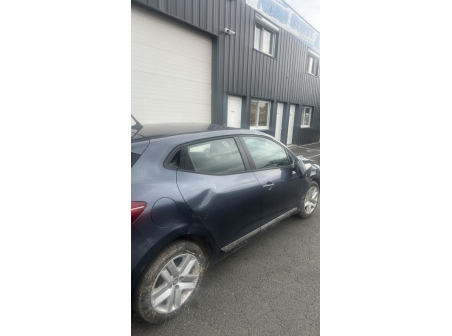 Vehicule-RENAULT-CLIO%205%20PHASE%201-2020-f6f62e0681b909df4afefa1d8faf474d2166b936c52293fd3da20b8eac66d096_m.jpg