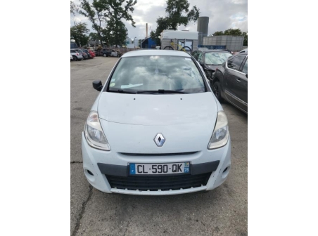 Vehicule-RENAULT-CLIO%203%20PHASE%202-2012-94feba17e13a6a8316ad208249feedd3dceb31f91dfecf481e5c0c5bfe1956fa_m.jpg