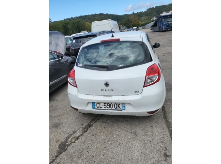 Vehicule-RENAULT-CLIO%203%20PHASE%202-2012-2427f61041b2cdf32d7d62b5b673cc0beeb7300ca3f16b2f09166b626bc4a033_m.jpg