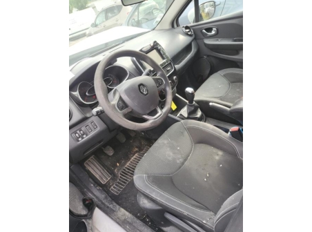 Vehicule-RENAULT-CLIO%204%20PHASE%202-2016-6352c677673eab123ccfec4727b9d85effd7318b4fd14544e440312359ea5967_m.jpg