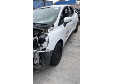 Vehicule-RENAULT-CLIO%204%20PHASE%201-2015-7ca6db5cbbe81393611eaf618cc445a0bca77757da4a62c069d03212659812cc_m.jpg
