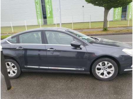 Vehicule-CITROEN-C5%202-2009-05e689344c6833ce89e85bb6e14f37e200ad7c28c22c7176bd2649b9828d0350_m.jpg
