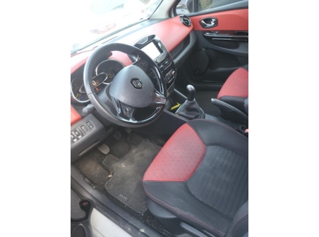 Vehicule-RENAULT-CLIO%204%20PHASE%201%20BREAK-2014-e097eab9092e90960137ac700fe004b7203eeadace94a591e0cb9443462f853f_m.jpg
