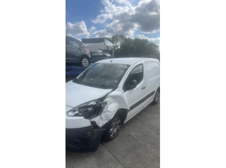 Vehicule-PEUGEOT-PARTNER%202%20PHASE%202-2014-9c33d5dae8f99102538f516cf17c16b5e262e6c47fe1fb2208da579f816c04fd_m.jpg