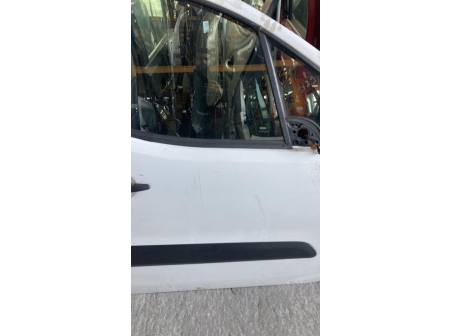 115353658-56c7e86c-a694-4711-a5b1-606882ada1a0-Piece-Porte-avant-droit-9004Z6-PEUGEOT-PARTNER-2-PHASE-2-72402e7813bf2d34709c10d4af7ac571cc74376cb5fd5a412d718b800eb9f94b_m.jpg