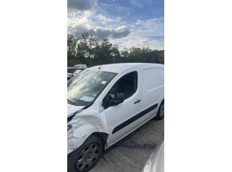 Vehicule-PEUGEOT-PARTNER%202%20PHASE%202-2014-2e96991b3c754c2ef838c4aebe64cc7767181f37f305c5731b30f17000dd7930_m.jpg