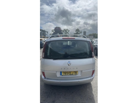 Vehicule-RENAULT-ESPACE%204%20PHASE%202-2006-e3634b15e9131af78a7995e3ff3638ea001d4efabaae8608de7b180b7f3f01be_m.jpg