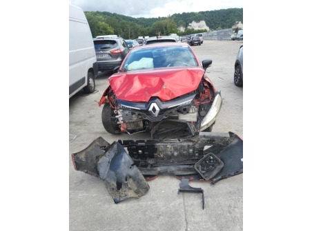 Vehicule-RENAULT-CLIO%204%20PHASE%201-2015-194dfcdc0fe8a6c34cb7190ad4e1c12e1d11298a9536b32a36f331ecca054ed5_m.jpg