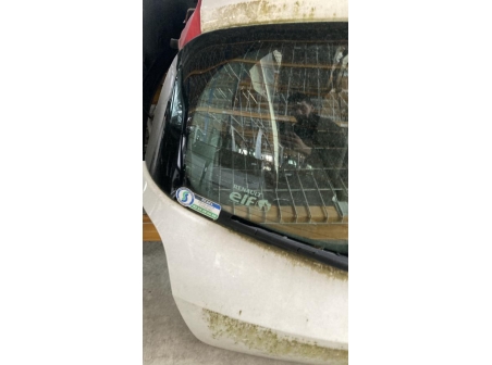 115090342-b6c540f6-ea0c-499d-a086-643163abe4b4-Hayon-arriere-7751478020-RENAULT-CLIO-3-PHASE-2-d8a78ac8a64ef0cd0177758db4836d83c5bcce0b2d25226eac354cb41849ebc7_m.jpg