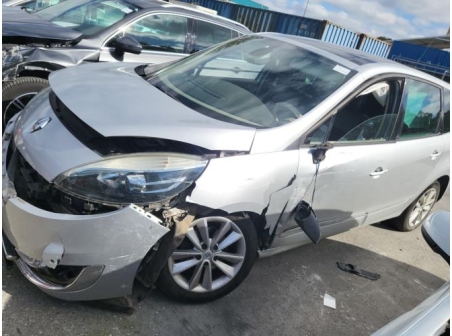Vehicule-RENAULT-SCENIC%203%20PHASE%202-2012-3903e71d04c7519296091bfde1abd3efb491e8450e12d0cac9afd7f39ee72561_m.jpg