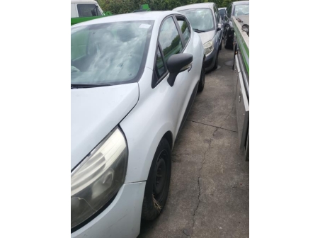 Vehicule-RENAULT-CLIO%204%20PHASE%201-2015-b41a760e6ef376d8fe0fc64d886e9caf2b76b1b4899544c2ef82106d458bdd56_m.jpg