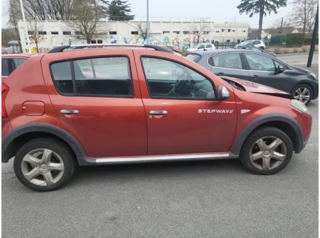 Vehicule-DACIA-SANDERO%201-2010-a7402cfefeb27206a2b7e8f4eecba9e2cf9ce39577547ad2468e94b208ef5868_m.jpg